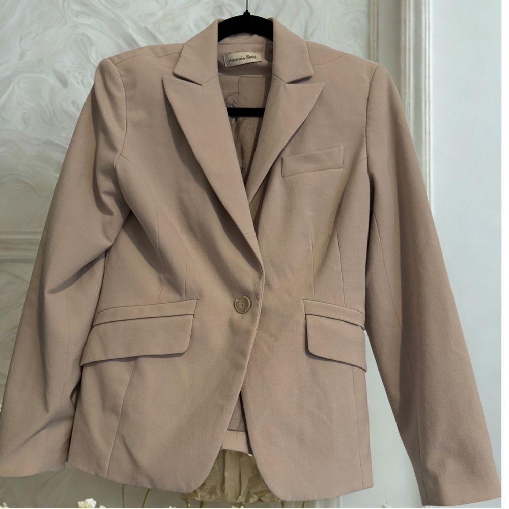 Amanda Smith Women's Beige Blazer
